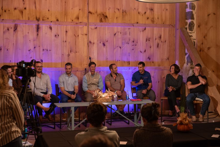 The student questions, seen from the audience