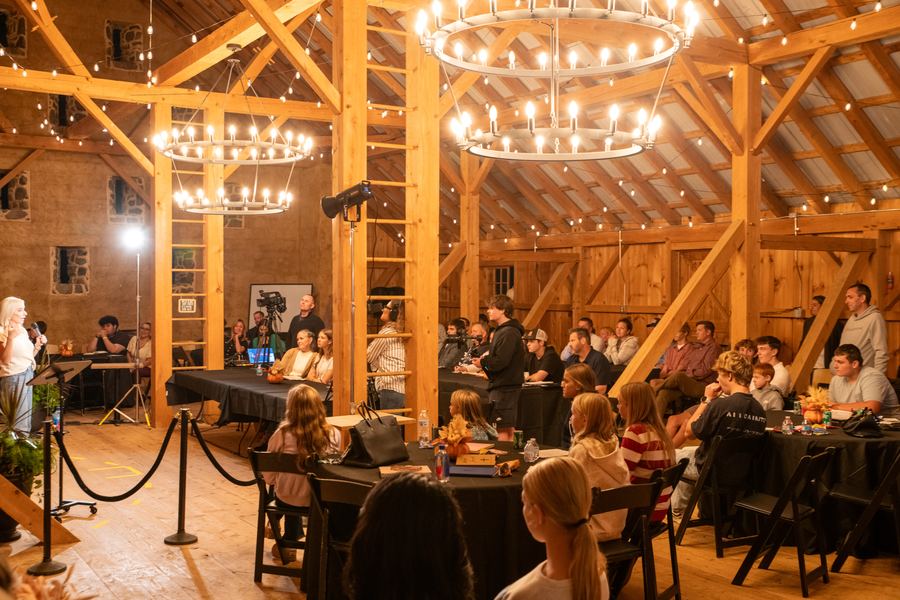 The full barn during the talks