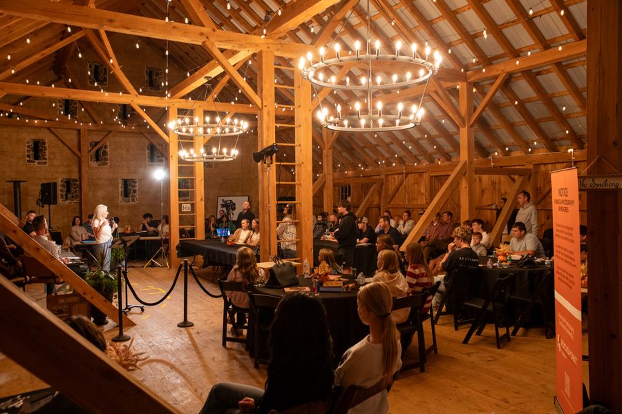 The full barn during the talks